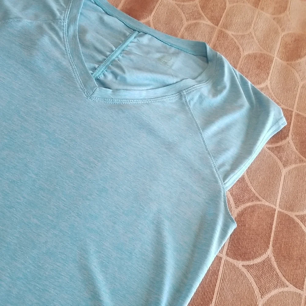 Balance Collection VNeck Ruched Back Top Small - Picture 10 of 12